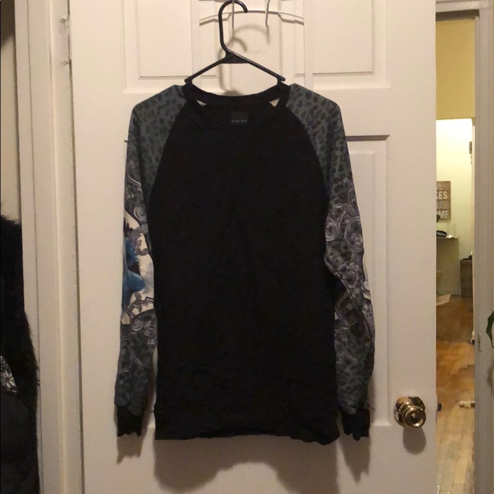 Zara Men’s Shark Sleeve Sweater